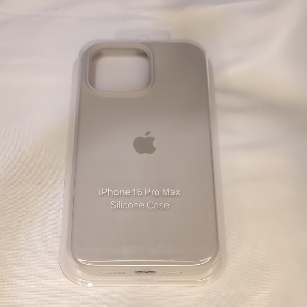 Apple iPhone 16 Pro Max Silicone Cover - Light Gray